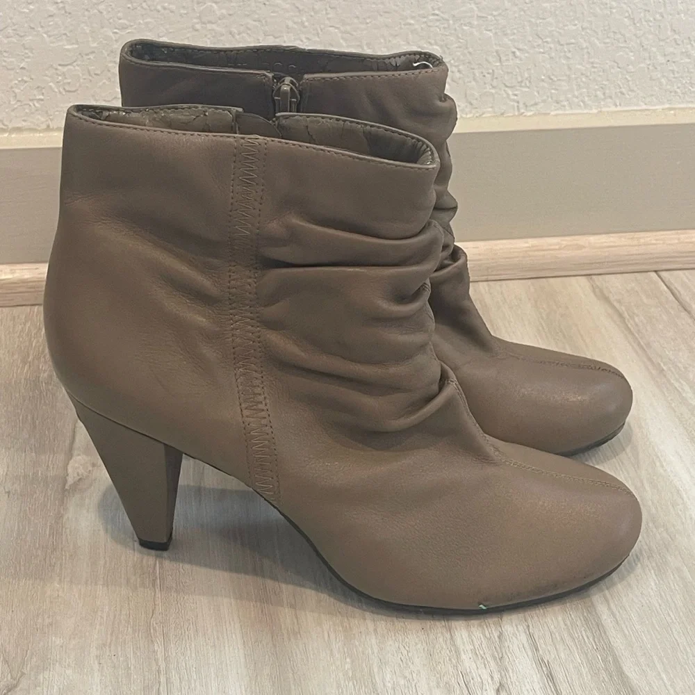 Arturo‎ Chiang ankle Boots size 9